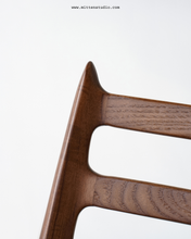 Load image into Gallery viewer, Molloe Chair