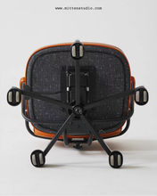 Load image into Gallery viewer, Aleph Chair