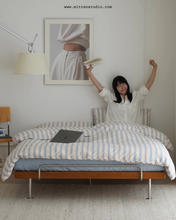 Load image into Gallery viewer, Hera Steel Legs Platform Bed