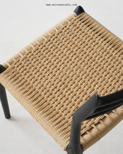 Load image into Gallery viewer, Mole Chair
