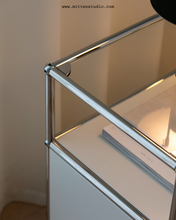 Load image into Gallery viewer, B&T Nightstand 02