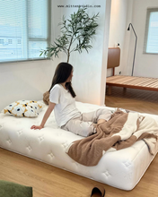 Load image into Gallery viewer, Mitten Mattress
