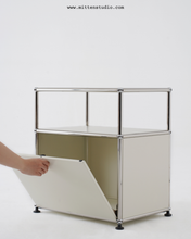 Load image into Gallery viewer, B&T Nightstand 02