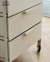 Load image into Gallery viewer, Mobil Mat Cabinet