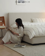 Load image into Gallery viewer, Saint Mie Upholstered Bed
