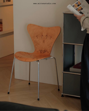 Load image into Gallery viewer, Seven Chair