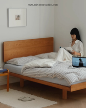 Load image into Gallery viewer, Wilson Framework Bed