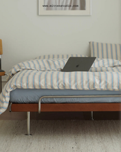 Load image into Gallery viewer, Hera Steel Legs Platform Bed