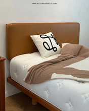Load image into Gallery viewer, Mitten Mattress