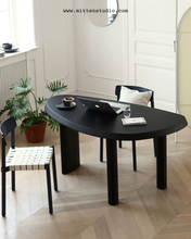 Load image into Gallery viewer, Cassina Table