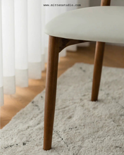 Load image into Gallery viewer, Semi Chair