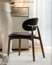 Load image into Gallery viewer, Semi Chair