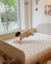 Load image into Gallery viewer, Mitten Kid Mattress