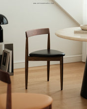 Load image into Gallery viewer, Pelle Chair