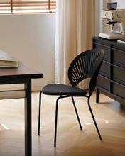 Load image into Gallery viewer, Black Sun Chair