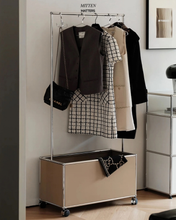 Load image into Gallery viewer, B&T Coat Hanger 02