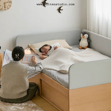 Load image into Gallery viewer, Luna Storage Bed