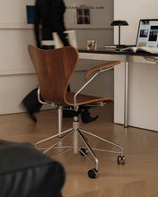 Load image into Gallery viewer, Seven The Office Chair