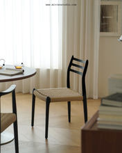 Load image into Gallery viewer, Mole Chair