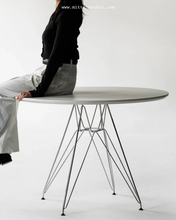 Load image into Gallery viewer, Eames Table