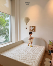 Load image into Gallery viewer, Mitten Kid Mattress