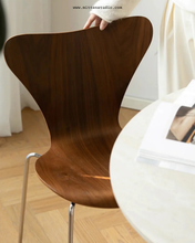 Load image into Gallery viewer, Seven Chair