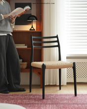 Load image into Gallery viewer, Molloe Chair