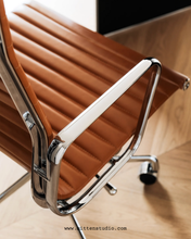 Load image into Gallery viewer, High Ray Chair