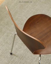 Load image into Gallery viewer, Seven Chair