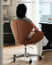 Load image into Gallery viewer, Swan Chair