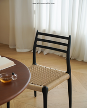 Load image into Gallery viewer, Mole Chair