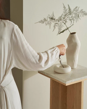Load image into Gallery viewer, Jena Vase stand