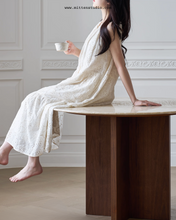 Load image into Gallery viewer, Arden Round Dinning Table