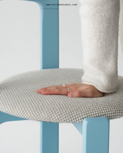 Load image into Gallery viewer, Soft Rey Chair