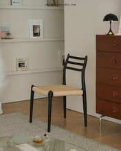 Load image into Gallery viewer, Mole Chair