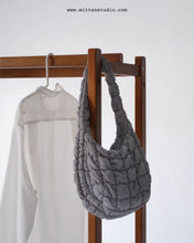 Load image into Gallery viewer, Hera Cloth Rack