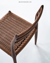 Load image into Gallery viewer, Molloe Chair