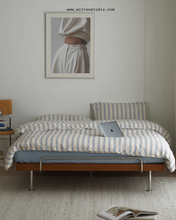 Load image into Gallery viewer, Hera Steel Legs Platform Bed
