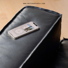 Load image into Gallery viewer, Thomas Sofa