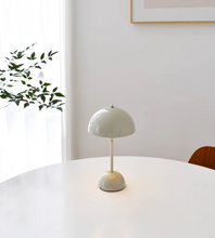 Load image into Gallery viewer, VP9 Lamp