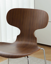 Load image into Gallery viewer, Ant Chair