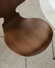 Load image into Gallery viewer, Ant Chair