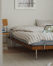Load image into Gallery viewer, Hera Steel Legs Platform Bed
