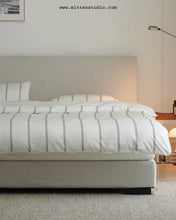 Load image into Gallery viewer, Saint Mie Upholstered Bed
