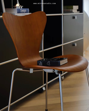Load image into Gallery viewer, Seven Chair
