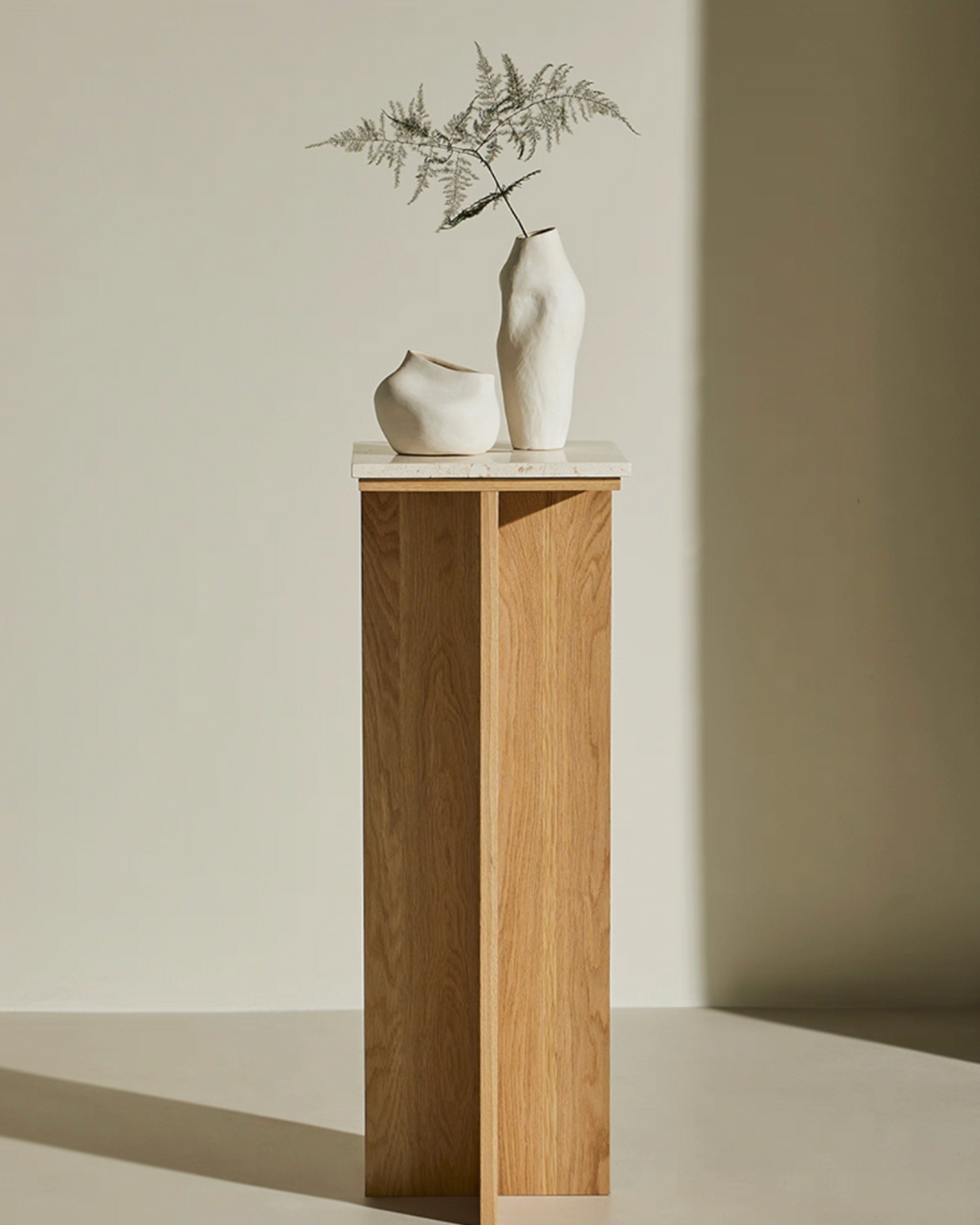 Jena Vase stand