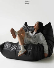 Load image into Gallery viewer, Caterpillar Sofa (One-Seat)

