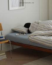 Load image into Gallery viewer, Hera Steel Legs Platform Bed
