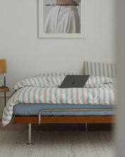 Load image into Gallery viewer, Hera Steel Legs Platform Bed

