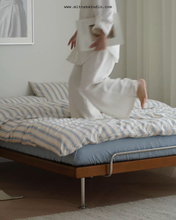 Load image into Gallery viewer, Hera Steel Legs Platform Bed
